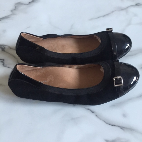 Vionic | Neva Ballet Flat in Black - Picture 2 of 6